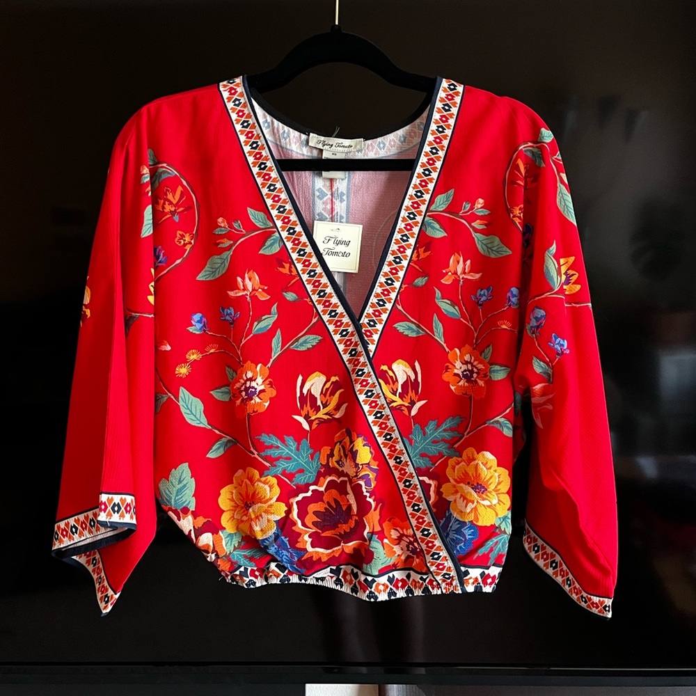 NWT Flying Tomato Crop